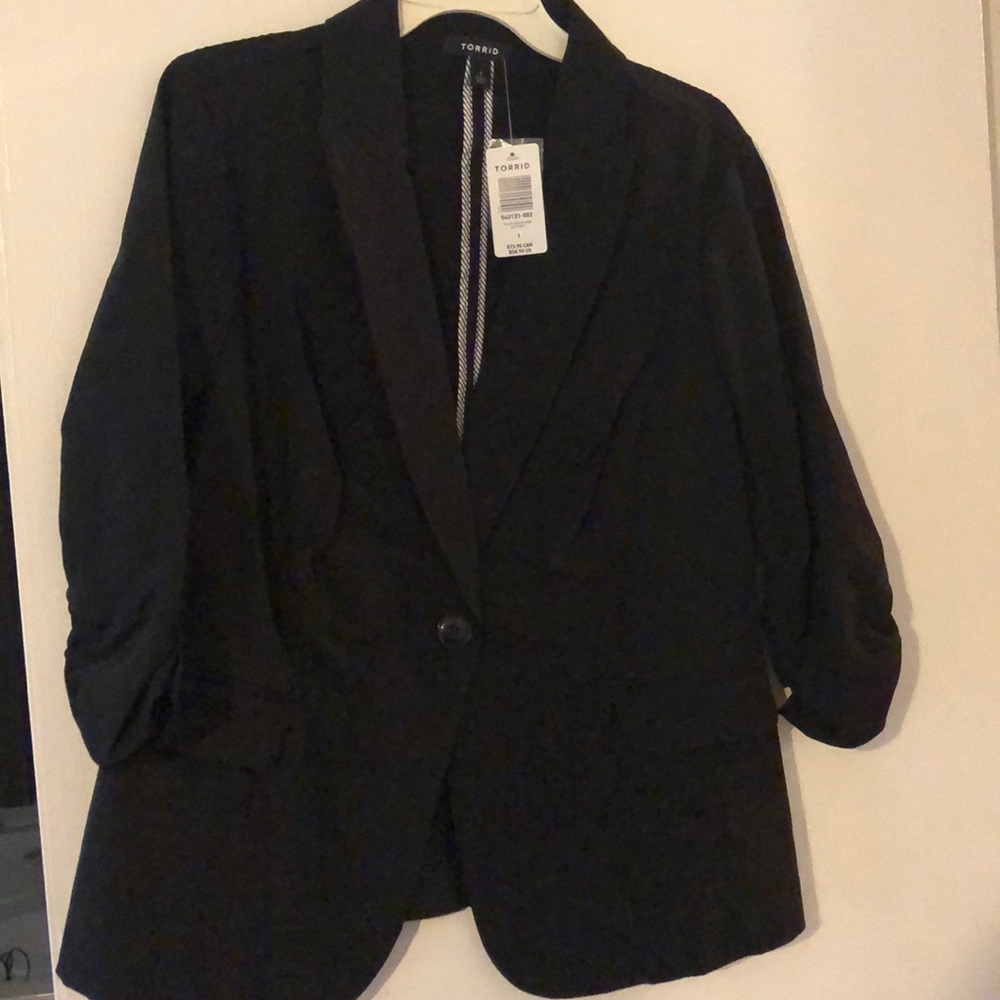 Torrid: Black Blazer 3/4 Ruched Sleeve